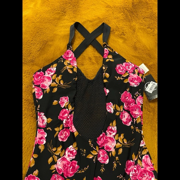 Volcom • Bathing Suit - Picture 7 of 9